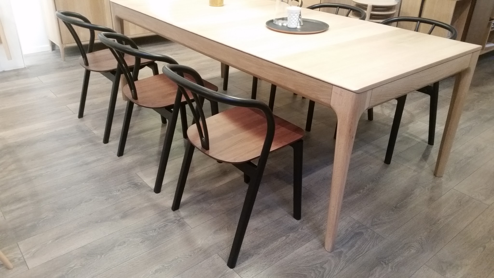 FLOWチェア（フローチェア） 入荷しました。 - ダニエルブログ